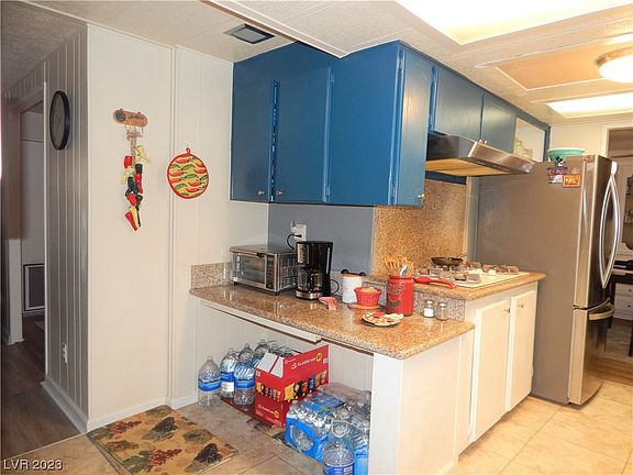 5th image of 5079 Royal Dr