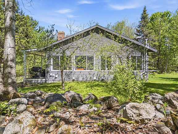 3rd image of 789 Brighton Hill Road
