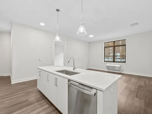 121 34th Street image 157 of 213