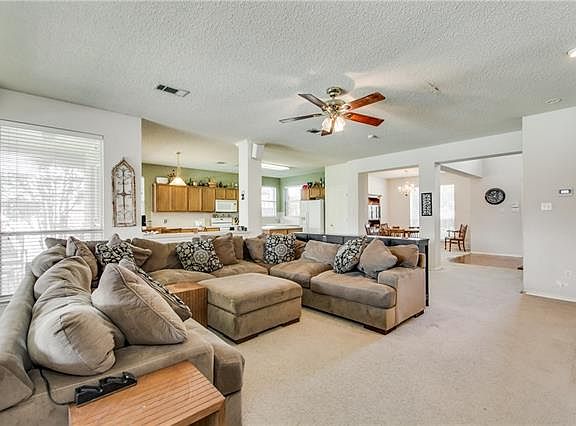 4th image of 1216 Maplewood Ct