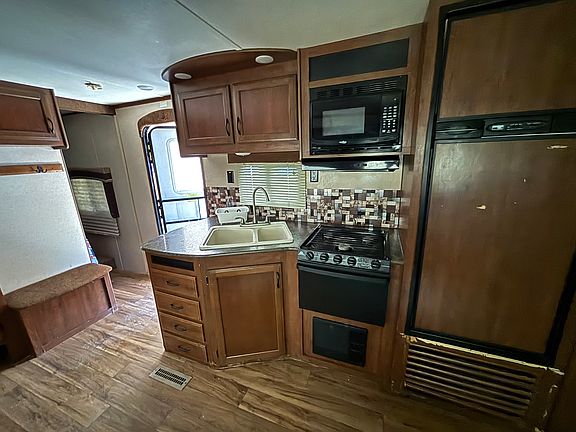 2nd image of 16400 Hillside Dr #1