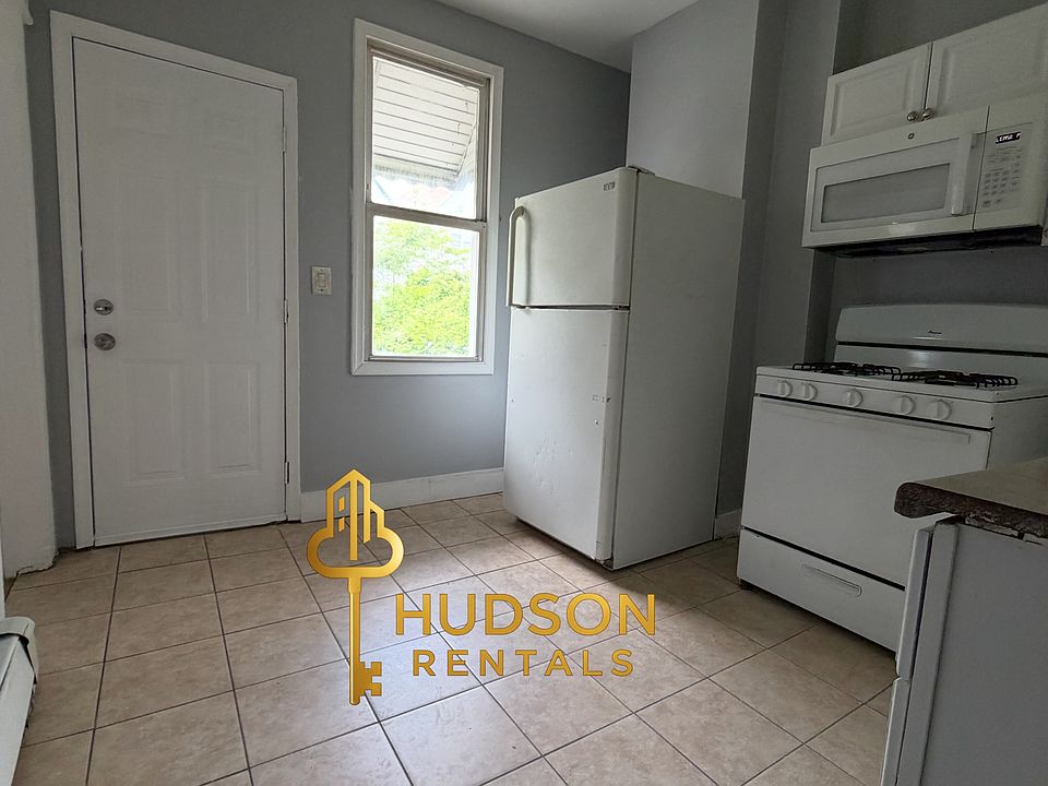 1st image of 127 Myrtle Ave #3