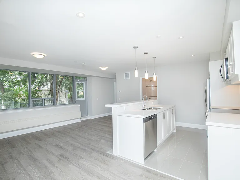 806 Kennedy Rd — Photo 14