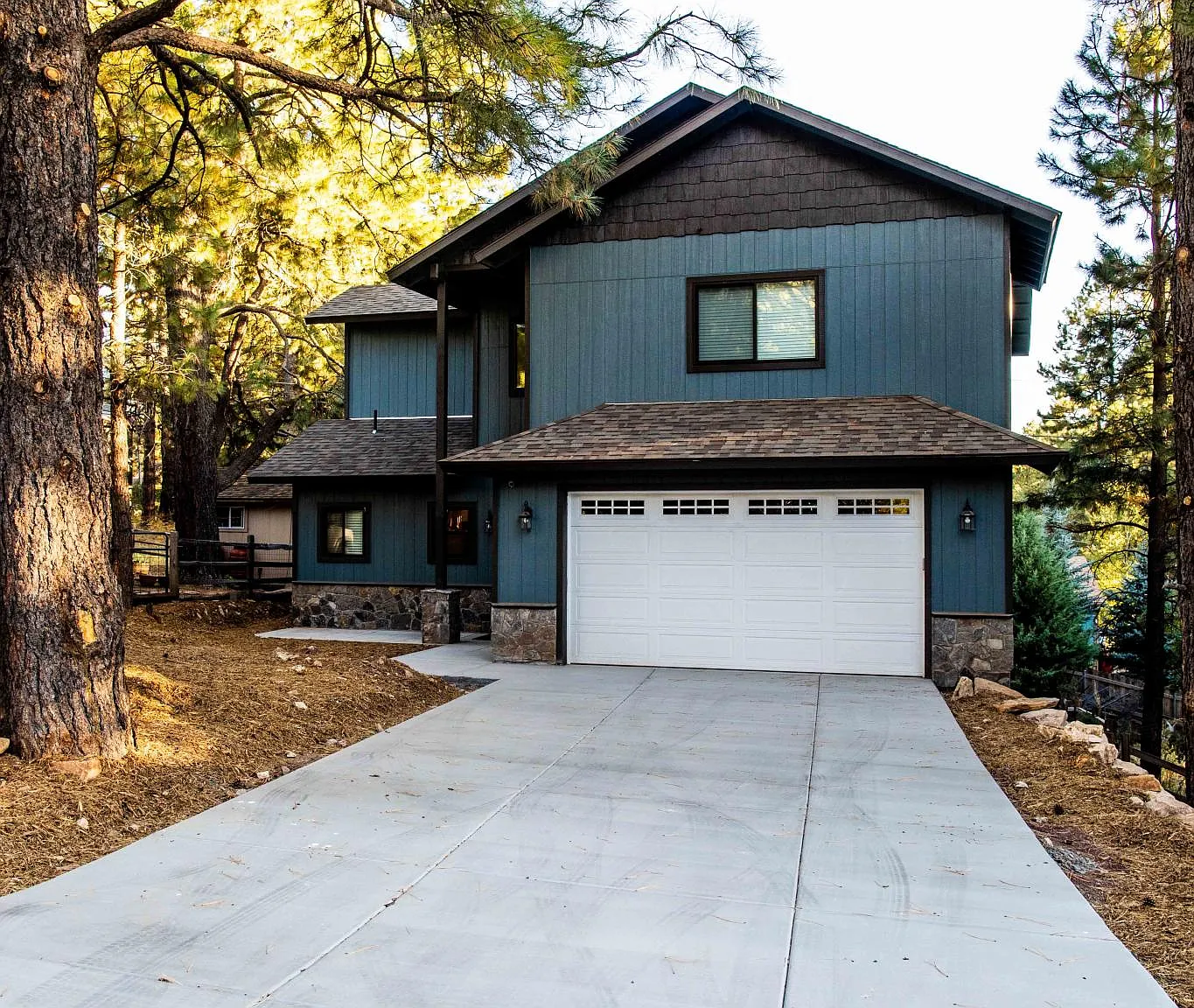 2 bed, 1.5 bath, 1913 sqft, $3,000 — Photo 2