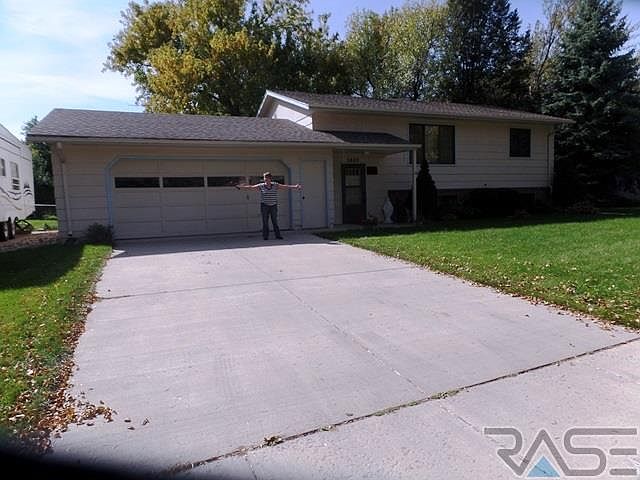 1st image of 5805 W Essex Dr