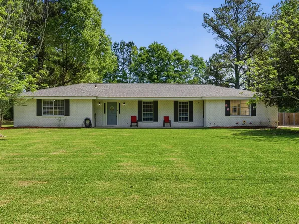 14 Beech Ln, Petal, MS 39465