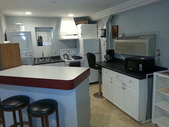 2nd image of 1502 Walker Ln #1