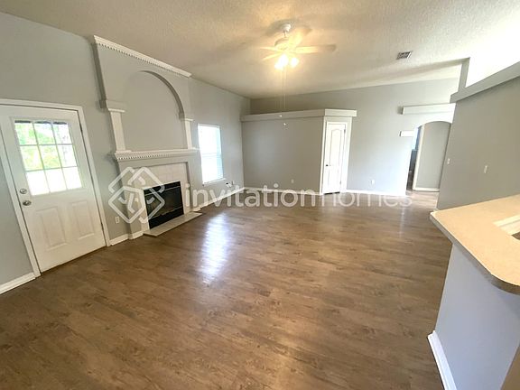 4th image of 1910 Breckenridge Blvd