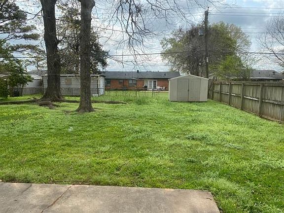 2nd image of 1131 Georgia St