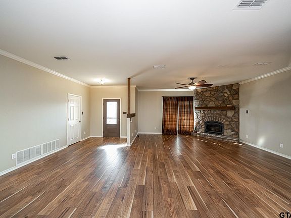 2nd image of 24111 Oak Hollow Ln