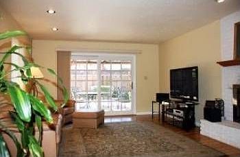 3rd image of 2409 Schubert Ave