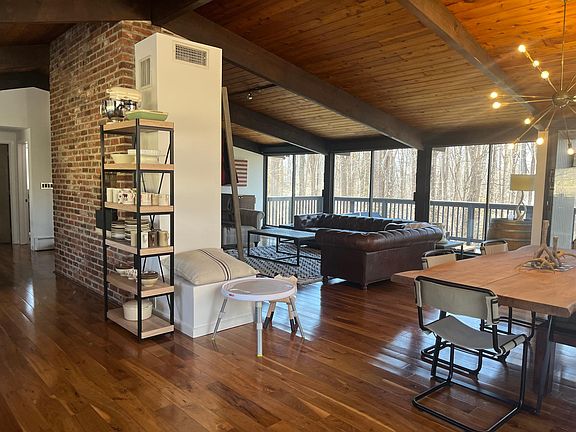 Living Room / Dining Room