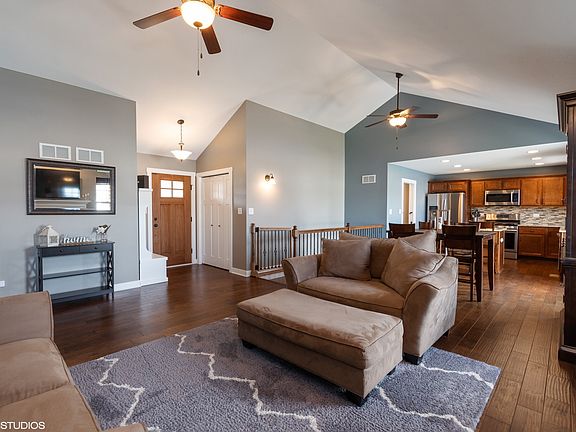 3rd image of 470 Eagles Landing Dr