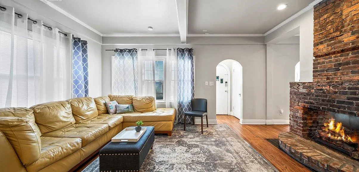 4 bed, 3.5 bath, 3100 sqft, $3,500 — Photo 2