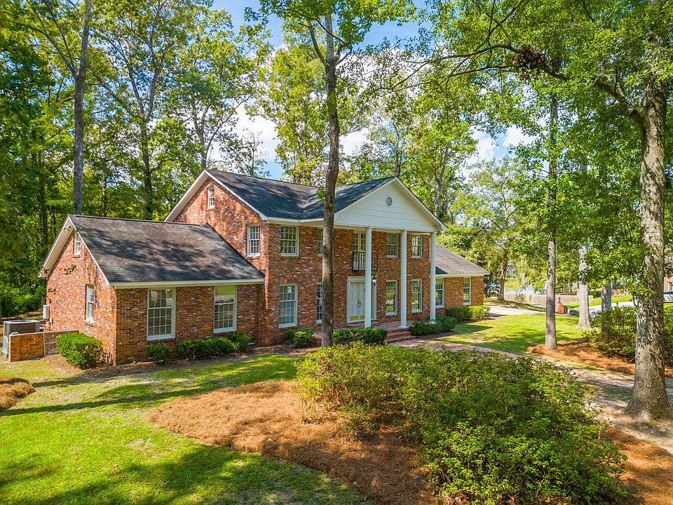 1st image of 400 Lakeview Dr