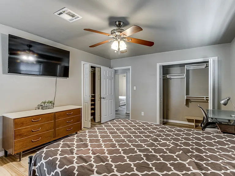 1828 Burnt Oak St — Photo 14