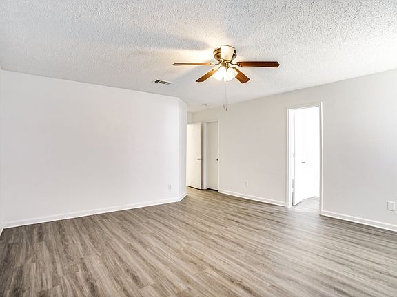 5th image of 5516 Camarillo Dr