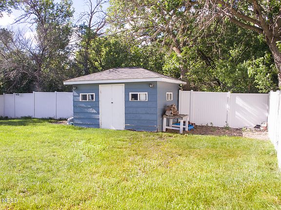 4th image of 215 E 10th Ave