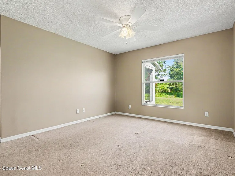 1154 Ida Way — Photo 16