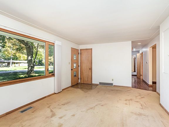 3rd image of 3819 Haskin Drive