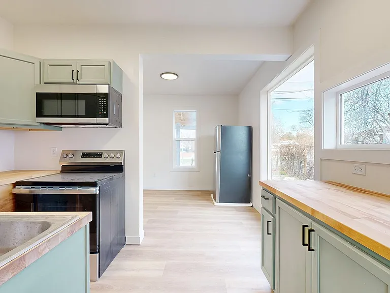 407 W Pine St — Photo 8