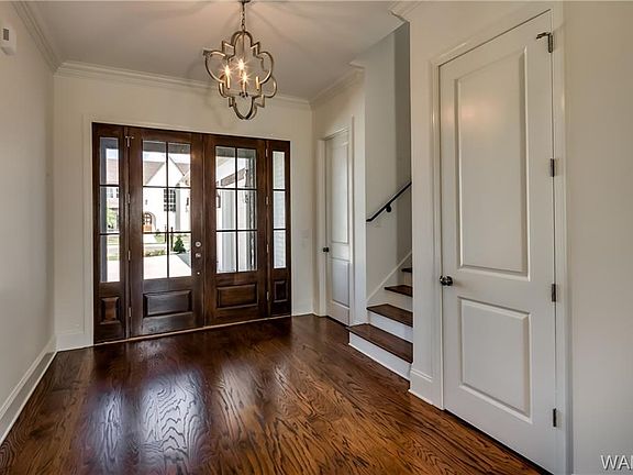 4th image of 5846 Moreland Ave