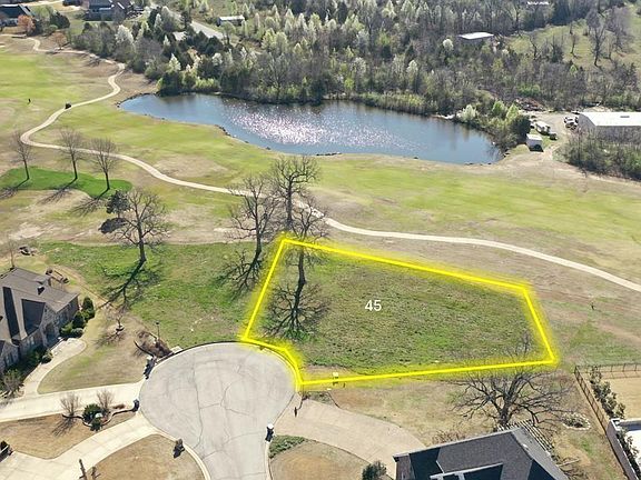 4th image of 45 Pinehurst Ct