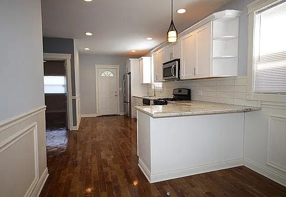 4th image of 530 E 87th Pl