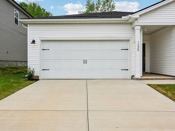 3rd image of 1239 Bluffton Cir Lot 28