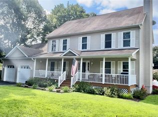 8 Zipser Ln, Red hook, NY 12571