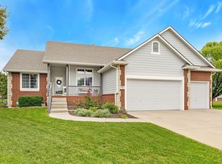 812 N Bel Arbor Ct, Derby, KS 67037