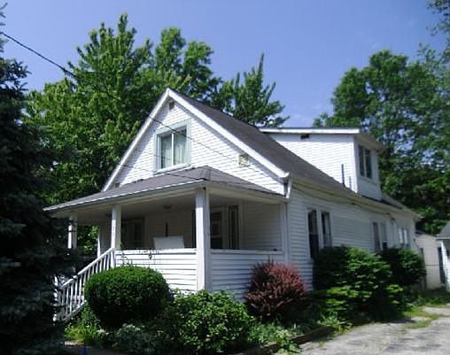 2nd image of 120 Norman Ave
