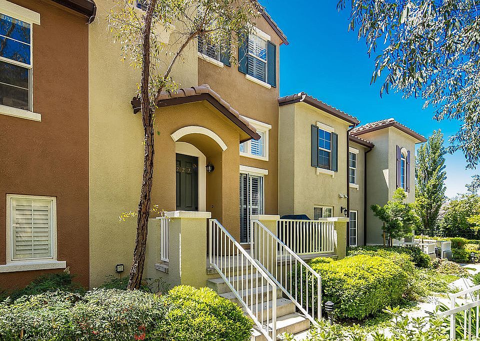 1st image of 28267 Canterbury Ct #131