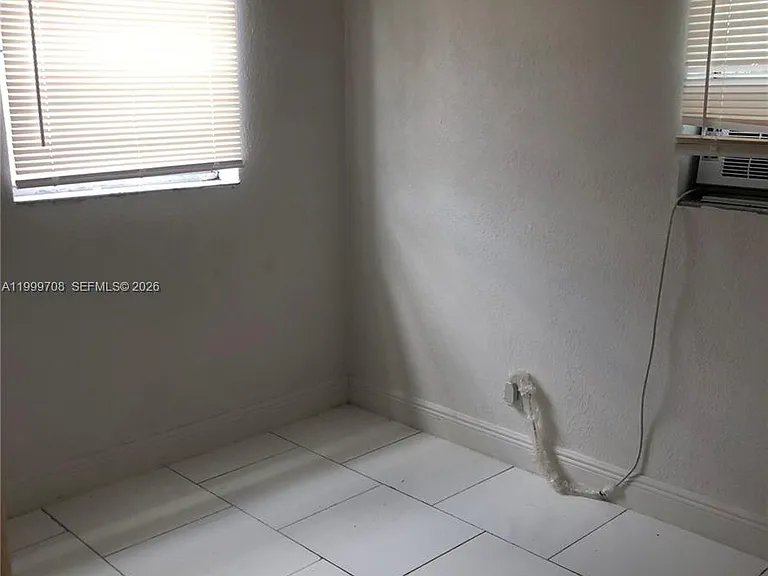 1548 NW 3rd Ter — Photo 5