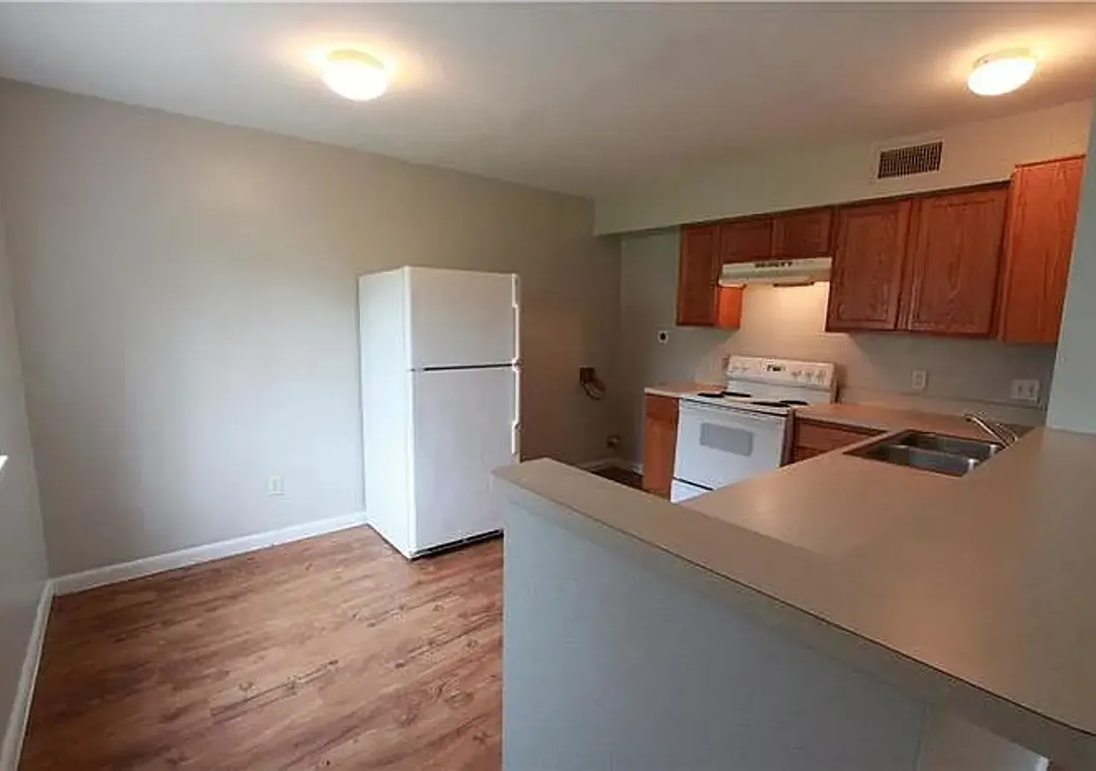 7206 Twin Crest — Photo 4