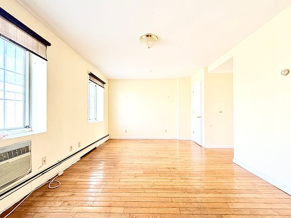 2nd image of 35-06 Leavitt St #7F