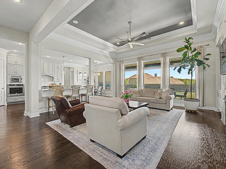 1007 Bendelow Dr — Photo 3