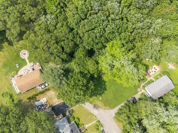 53 Vinal St, Dracut, MA 01826