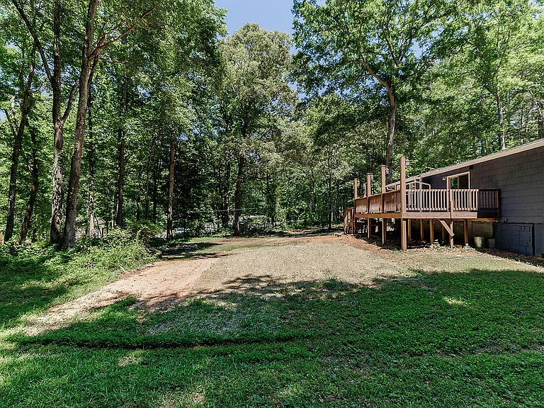 303 Brown Bridge Rd — Photo 24