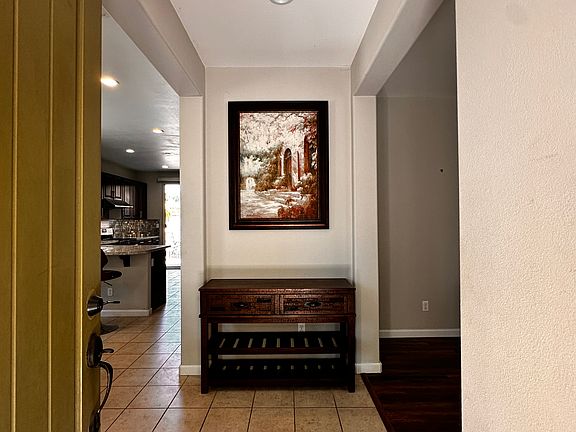 4th image of 409 San Francisco Ct