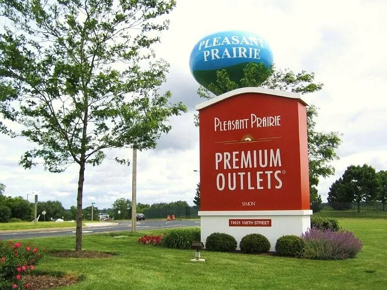 Mins to Premium Outlets
