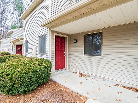 3rd image of 167 Highwood Dr