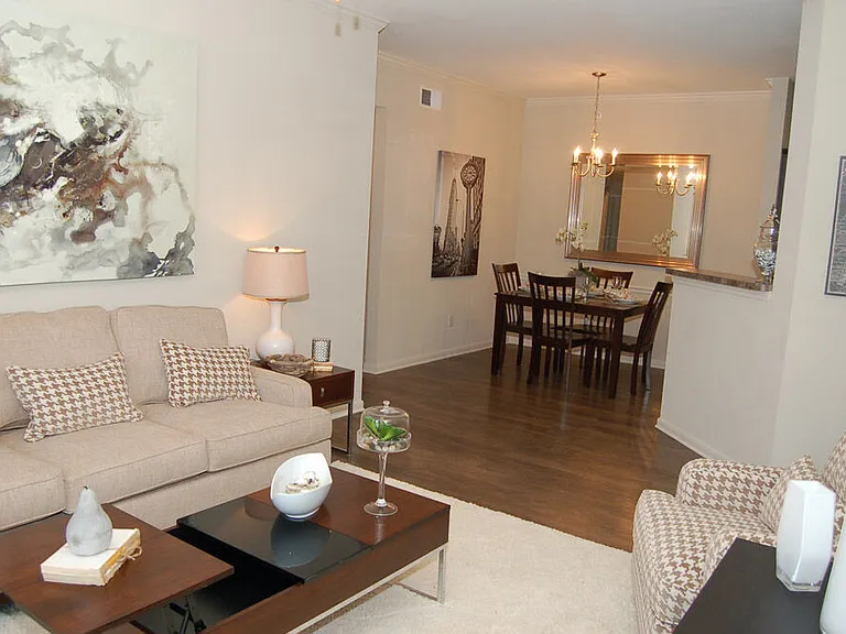 Riverscape Apartment Homes — Photo 21