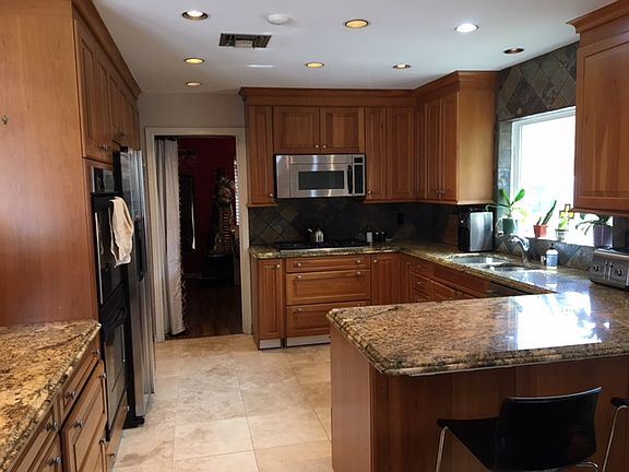 3rd image of 3718 Tartan Ln