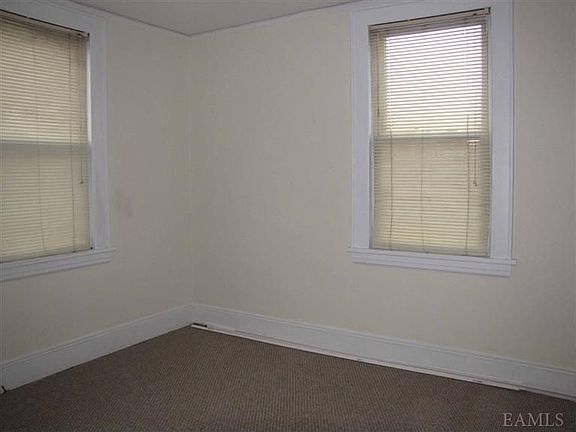 3rd image of 55 Waller Ave