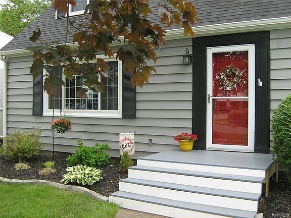 3rd image of 104 Emerald Dr