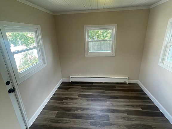 3rd image of 810 Walnut St