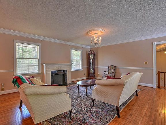 5th image of 134 Milligan View Dr
