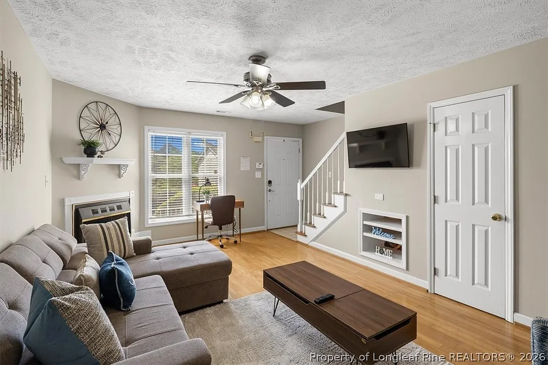 2 bed, 2.5 bath, 1050 sqft, $1,700 — Photo 2