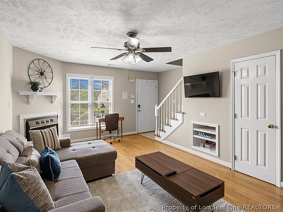2nd image of 421 Cityview Ln